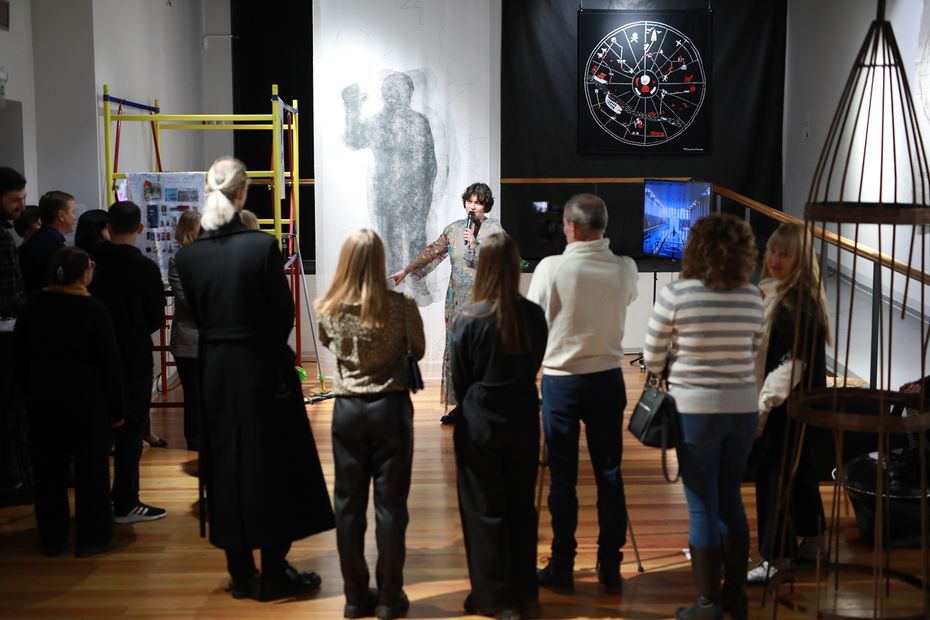 Экспозиция выставки в Калуге. Диана Мачулина рассказывает о выставке