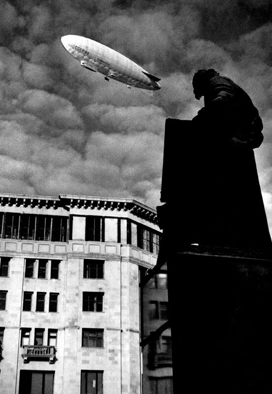Яков Халип. Памятник Ивану Федорову. Дирижабль СССР-В-6, 1935