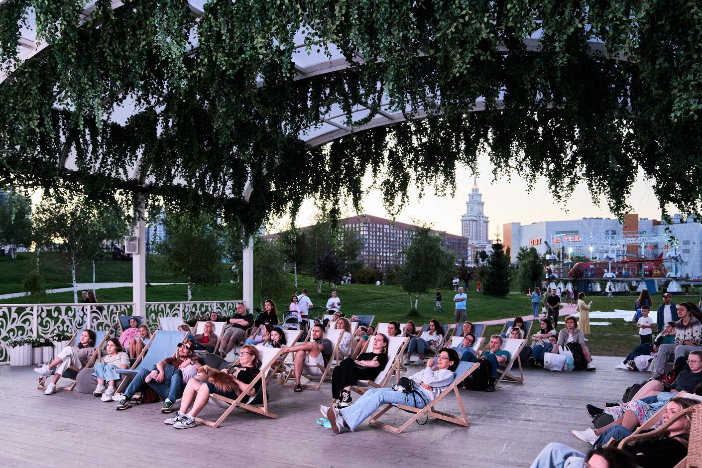 «Кино в парках»: фильмы студентов Школы дизайна под открытым небом