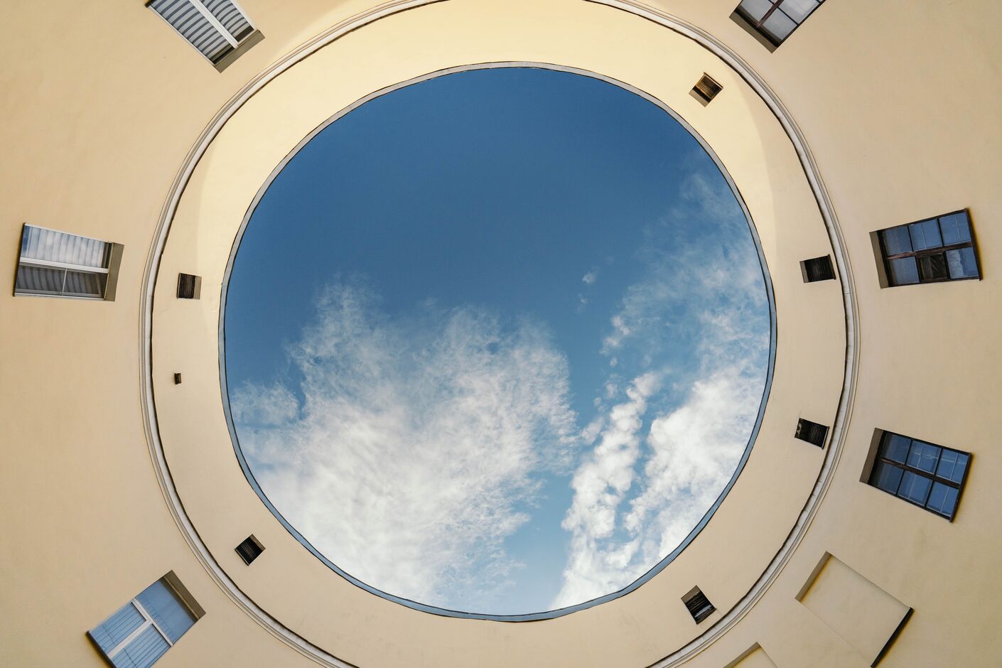 Фотоконкурс «Помощь Кругом»: open-call от Яндекс Карт и Школы дизайна