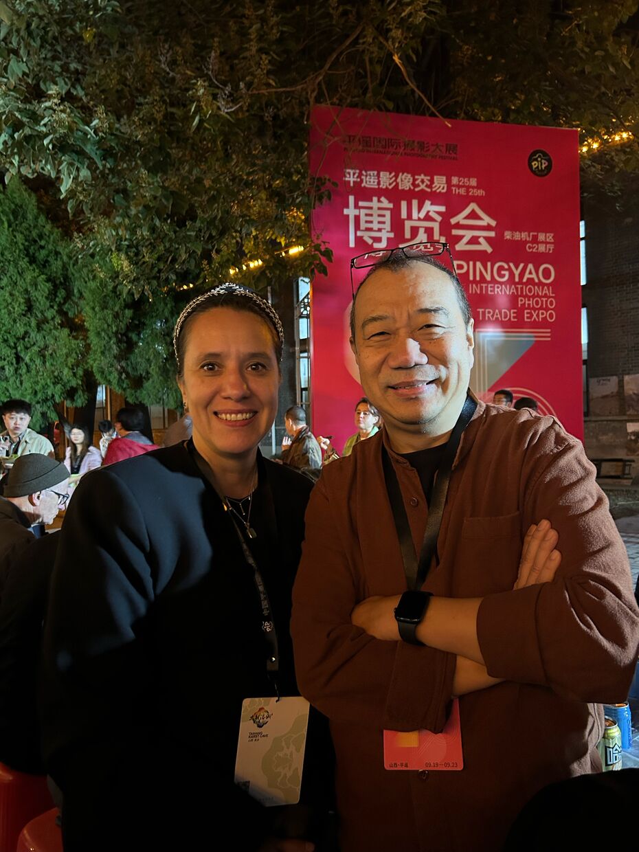 Наталья Логутова и профессор Центральной академии изобразительных искусств Яо Лу на открытии фестиваля