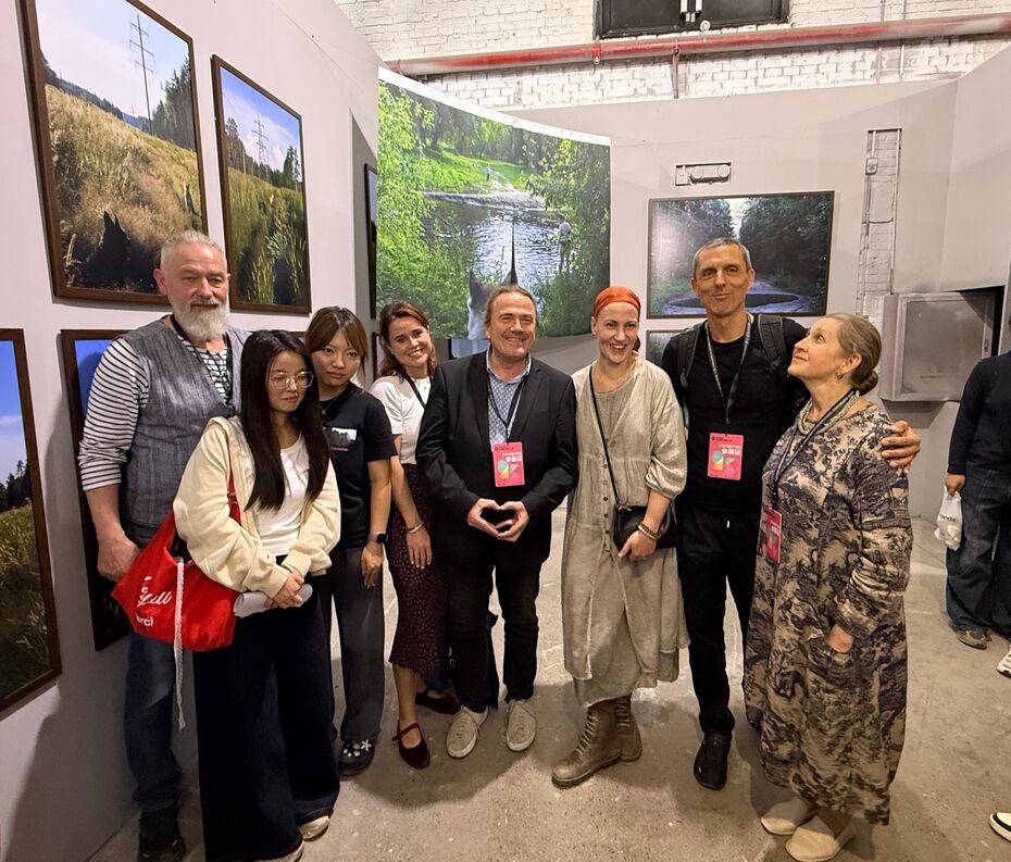 Irina Chmyreva (third from the right) in front of her project Spiritual Landscape with participants and visitors of the festival.